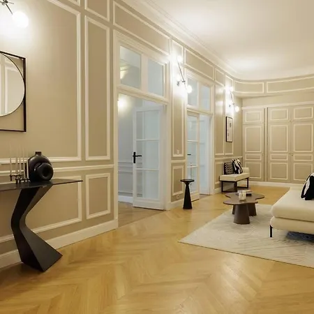 Luxe A La Francaise 