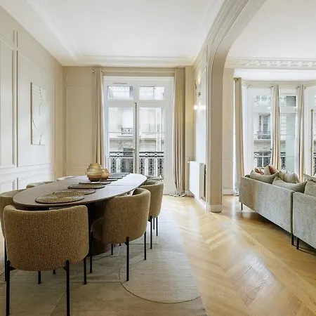 Appartement Luxe A La Francaise 
